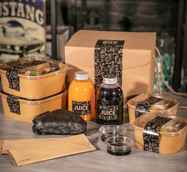 Bottigliette box lunch etichette insalatiere contenitori monouso Bottigliette box lunch etichette insalatiere contenitori monouso